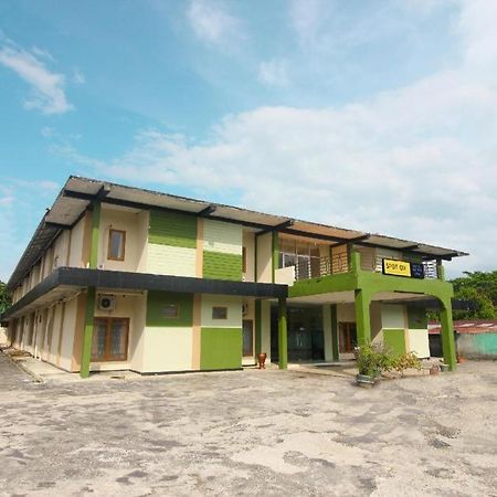 Spot On 2809 Hotel Yasmin Siak Sri Indrapura Экстерьер фото