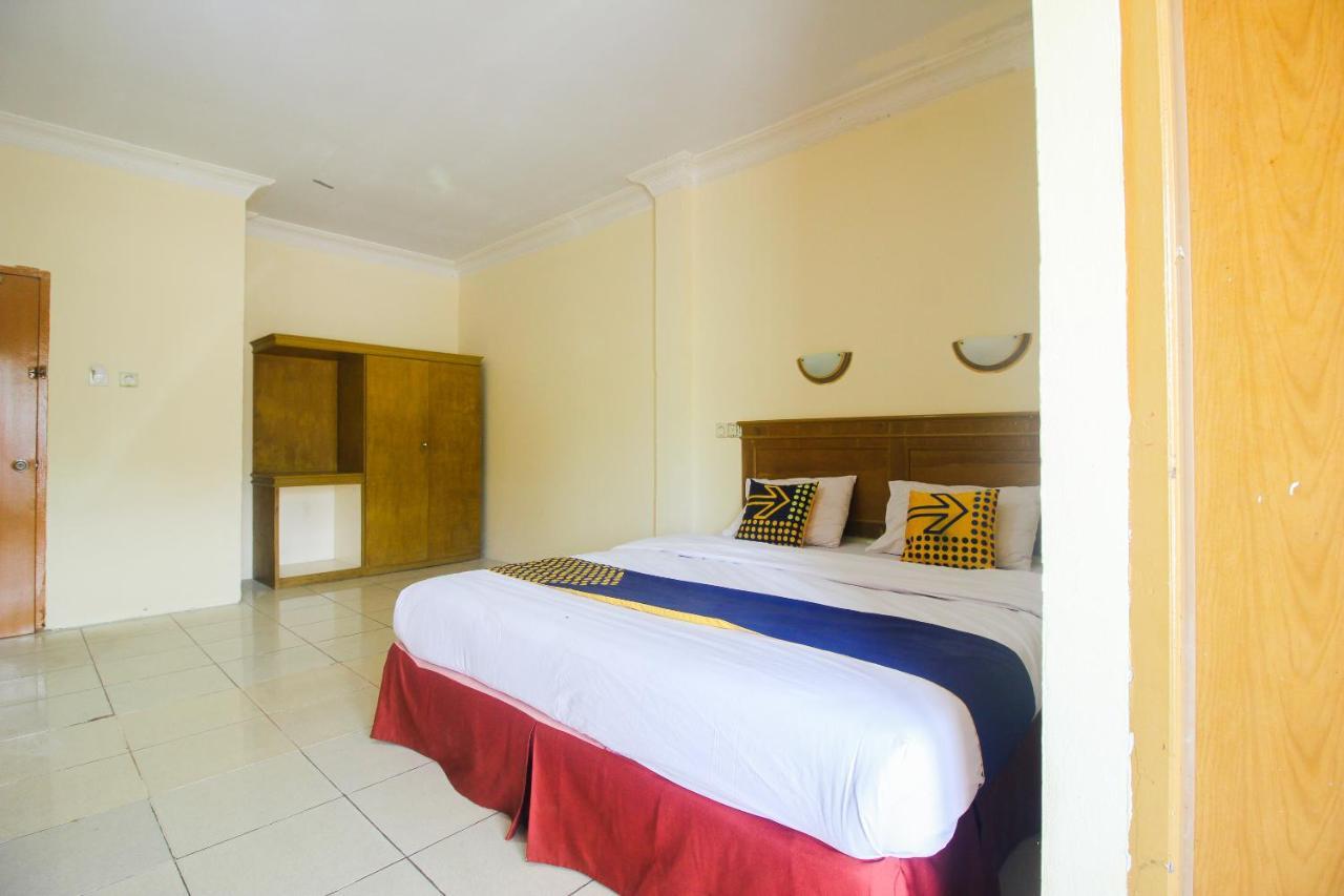 Spot On 2809 Hotel Yasmin Siak Sri Indrapura Экстерьер фото