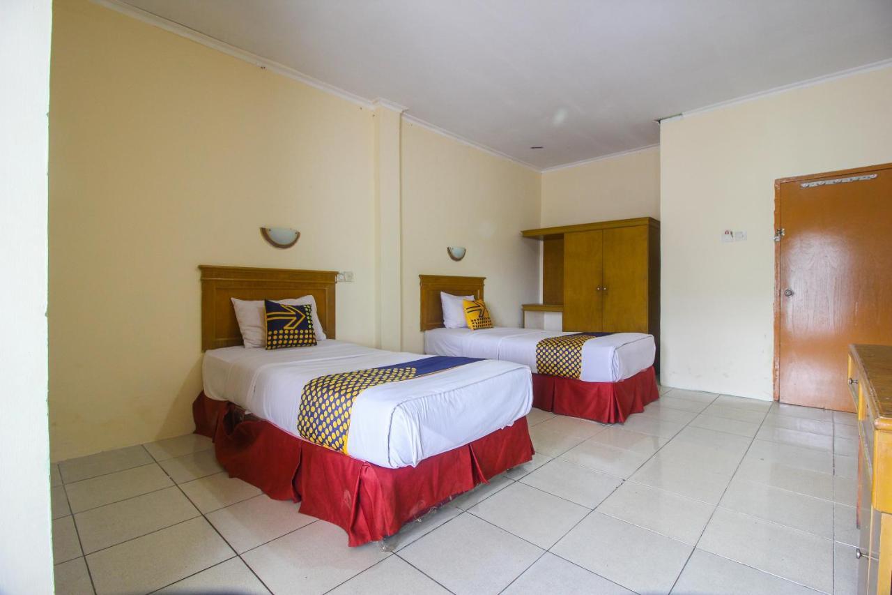 Spot On 2809 Hotel Yasmin Siak Sri Indrapura Экстерьер фото